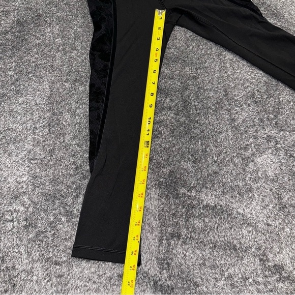 Lululemon Wunder Under High-rise Crop Flocked 21” inseam Black Size 2 - Picture 12 of 12